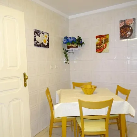 Apartment 4 Bedrooms With View And Wifi At *